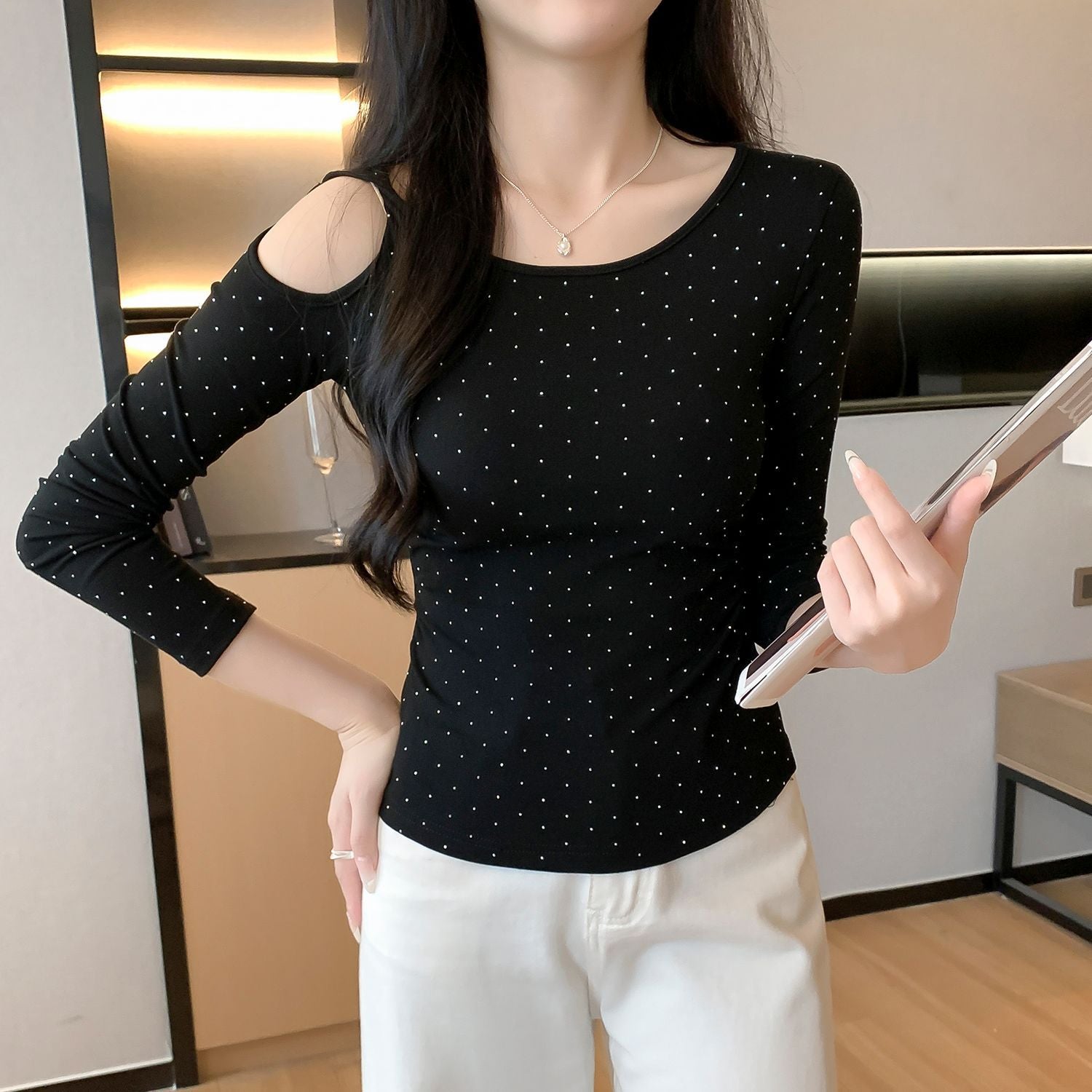 Rhinestone Shoulder-Baring Long Sleeve T-Shirt for Women, Fitted Slim Fit, Stylish Inner Layer Top